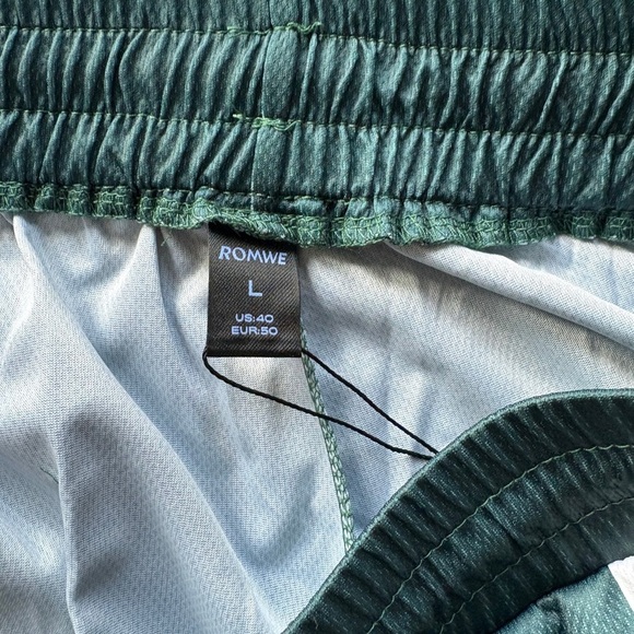 Men’s Brooklyn ROMWE Shorts - Picture 3 of 7